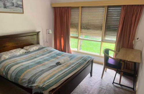 Bundoora House | E Convenient, livable, and close to commercial districts近商圈电车大学便利别墅大床房