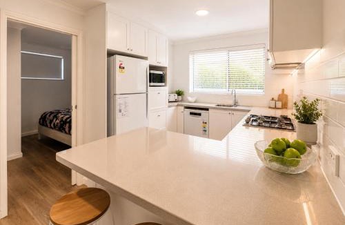 Broadwater House | The Best Kind of Spring Beach Break