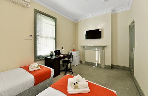 Melbourne House | O'Connell St - Affordable Stay In Central City Room