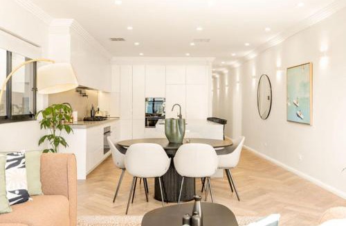 Bondi Apartment | Elegant Bondi Home with Pool & Parking