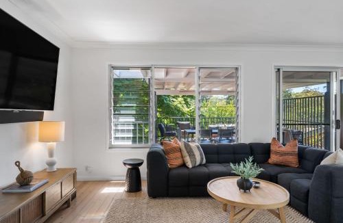 Mollymook Beach House | Mollymook Golden Sands - timeless 5 BR beach house