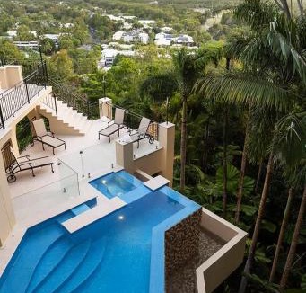 Port Douglas House | Sophisticated Tropical Villa with Infinity Pool