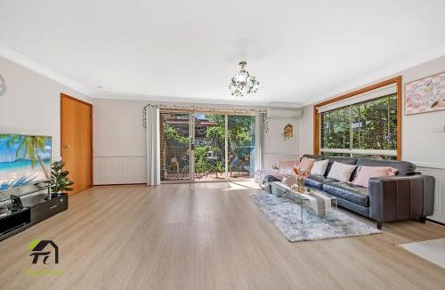 Eastwood House | 2B1B Villa in heart of Eastwood
