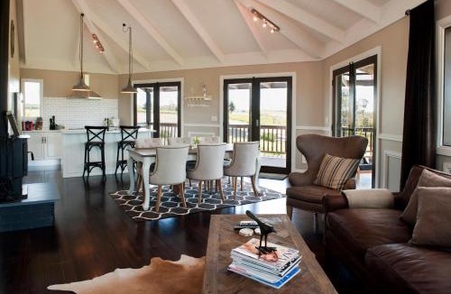 Blewitt Springs Villa | The Highland at The Vineyard Retreat McLaren Vale