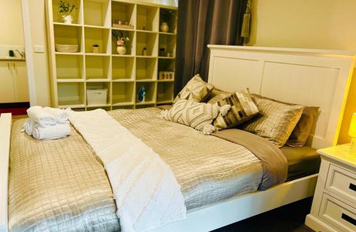 Golden Square House | A seperate 1 bedroom bungalow