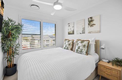 Maroochydore Apartment | Luxurious 2 bedrooms unit on Maroochy River
