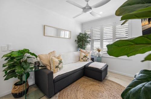 Maroochydore Apartment | Luxurious 2 bedrooms unit on Maroochy River