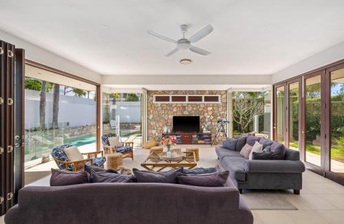 Moffat Beach House | Spacious Coastal Luxury - Steps to Beach