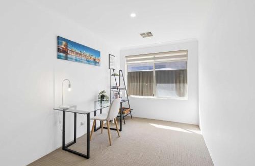 Brabham House | Family Retreat Near Swan Valley and Wildlife Park