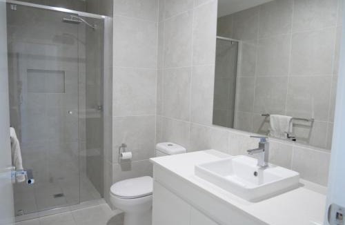 Sutherland House | Luxury 5 Bedroom Townhouse in The Shire