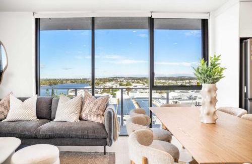 Birtinya Apartment | St Clair Luxury Lake Kawana Living