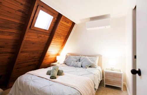 North Tamborine Ski Chalet | Family & Friends Cottage