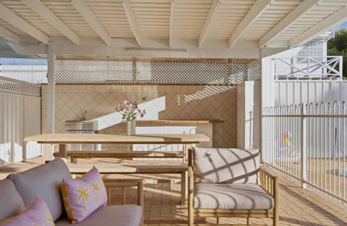 Broadwater House | Mediterranean Beachside retreat with a pool