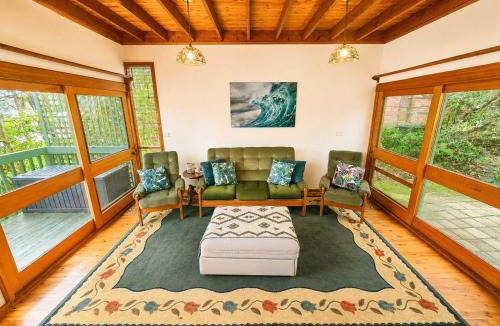 Burrill Lake House | Cottage on the Lake - peaceful Burrill Lake escape