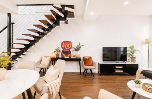Pyrmont House | Modern 4BR House Walk to ICC & Darling Harbour & Fish Market & CBD