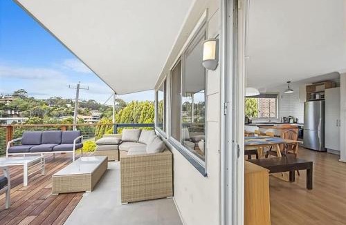 Malua Bay House | George Bass Drive 569 On The Beach Living