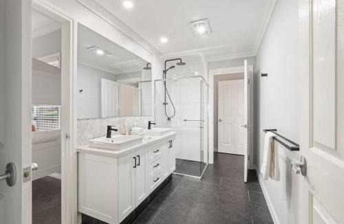 Wilyabrup House | Burton Farmhouse - Reconnect with Nature & Family