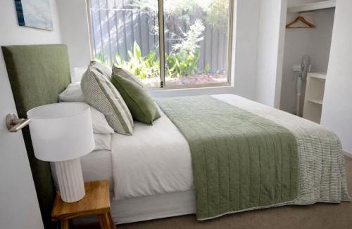 Dunsborough House | Peaceful Garden Hideaway - Swim, Hike and Unwind