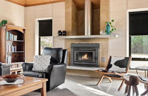 Burnside House | La Dimora - Tranquil Retreat Where Bush Meets Beach