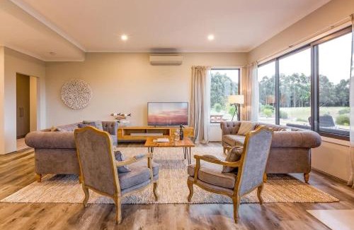 Wilyabrup House | Bonnie and Piper - Lakeside and Wine Country Living