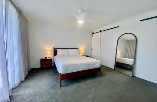Quindalup House | The Loop - Rural Retreat with Pool & Valley Views