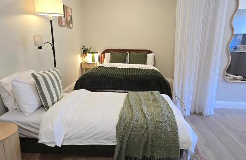 Bronte Apartment | Nest Bronte - Walk to Beach and Shops