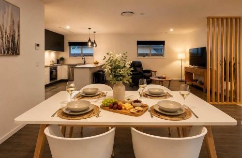Warrane House | Villa1 New Modern Walk to shops 10min Airport CBD