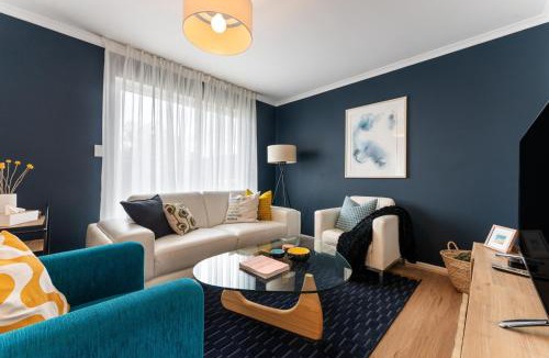 Largs Bay House | Largs Bay Stay - Relaxed Beachside Retreat with BBQ