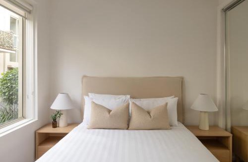 St. Kilda East Apartment | Beautifully Styled Apartment in St Kilda East