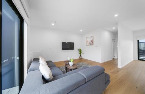 Mernda Bed & Breakfast | brand new entire house in Mernda