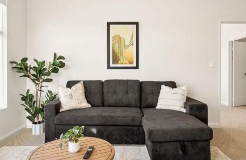 Doubleview House | 3BR Family Home Near Scarborough Beach Perth