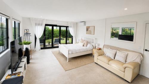 Flaxton House | Cielo Flaxton, Newly Renovated Luxury Accommodation with Ocean and Iconic Views