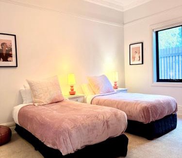 Crows Nest Villa | Crows Nest LemonTree 3 Bedroom Home Nr Metro FreeP