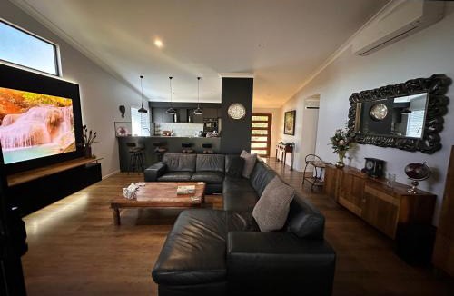 Kooralbyn Apartment | Among The Trees Guest Suite