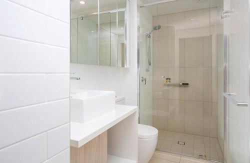 Hamilton Apartment | Elite elegance 2BR Hamilton Apartment with Parking