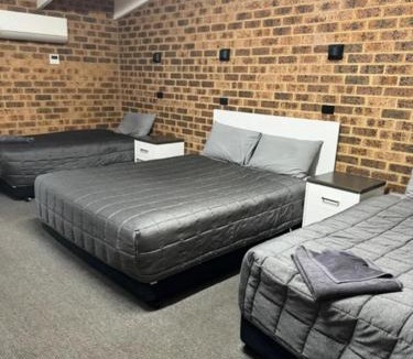 Coonabarabran Hotel | Clock Tower Motor Inn