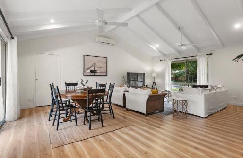 Byron Bay House | Sunrise on Byron - Spacious Pet Friendly Holiday Home Near Belongil Beach | Winter Escape Deal | Stay Longer & Save | 1 June – 31 August