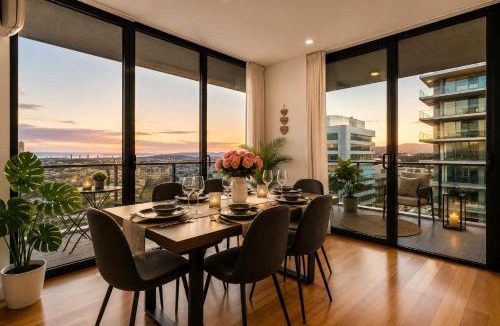 Wollongong Apartment | Luxury 3BR Ocean View Apartment CBD & Parking walk everywhere