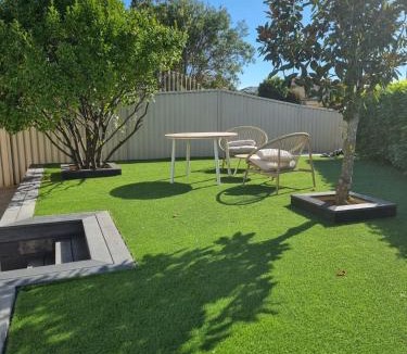 Stanhope Gardens Apartment | 2 BR spacious Granny near Stanhope Leisure Centre