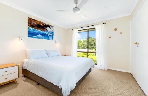 Moruya Heads House | Bertie's 3 beaches - Firepit, 5min Walk to Beaches