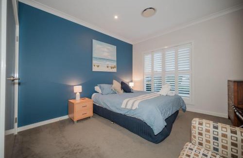 Hillvue House | Golf Course Retreat, 3BR Family Home with Stunning Views