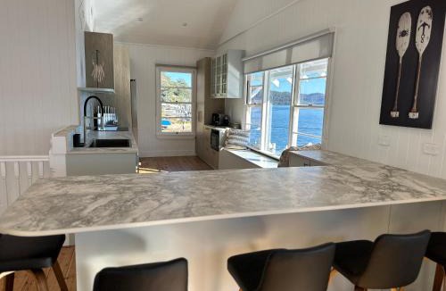 Little Wobby House | Wobby Waters your Little Wobby Waterfront sleeping 8 on the Hawkesbury River
