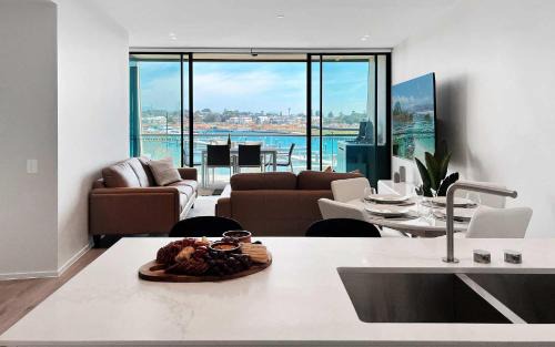 Shell Cove Apartment | Marina Vista - Waterfront Apartment