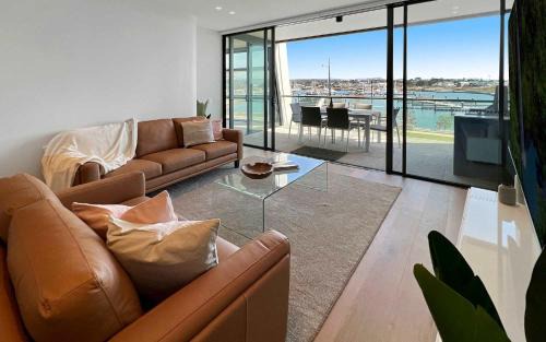 Shell Cove Apartment | Marina Vista - Waterfront Apartment