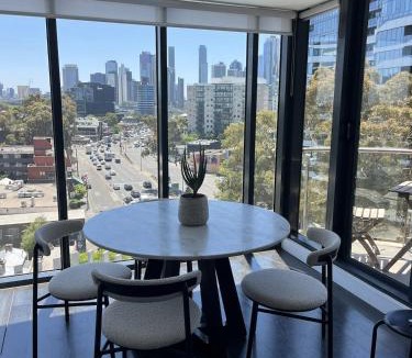 South Melbourne Apartment | Light-Filled Apartment with City Views, Office & Parking