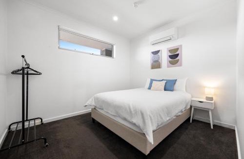 Prospect Apartment | Luxury 2BR & Sofa Bed Apartment in the Heart of Prospect