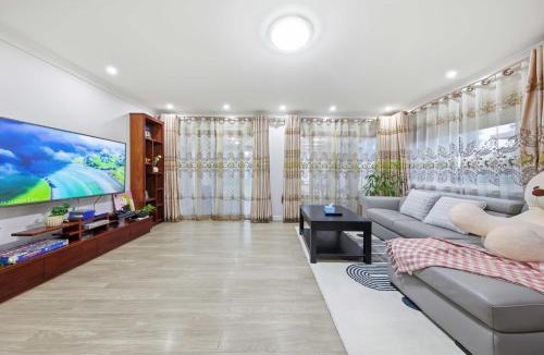 Sefton House | Spacious 4BR House for 10 Guests Free Parking Near Olympic Park