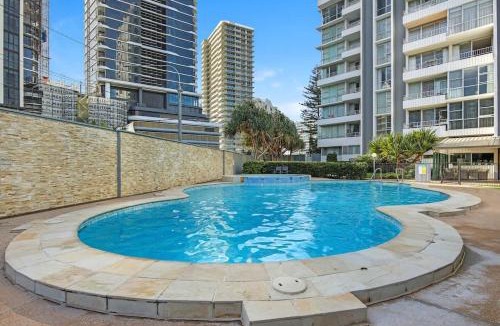 Surfers Paradise Apartment | Golden Arcade - Views Games Vibes