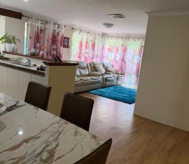 Jandakot House | 4-Bedroom Home 2 Ensuites Jandakot Spacious & Private FIFO and Family Focused
