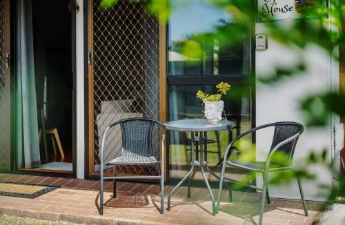 Brisbane Waterfront House | Pukeko Guesthouse - Relax in Redcliffe